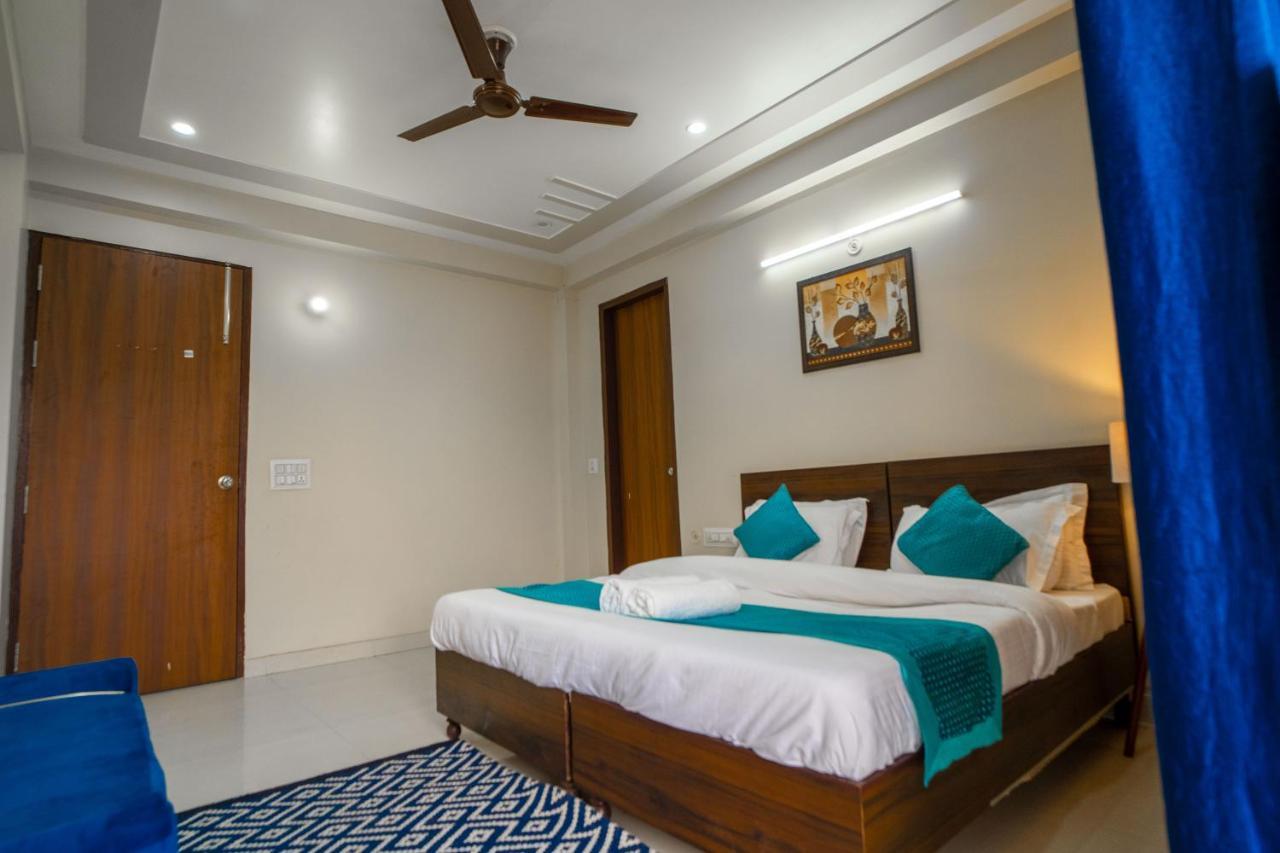 The Lodgers 2 Bhk Serviced Apartment Infront Of Artemis Hospital Gurgaon Exterior photo